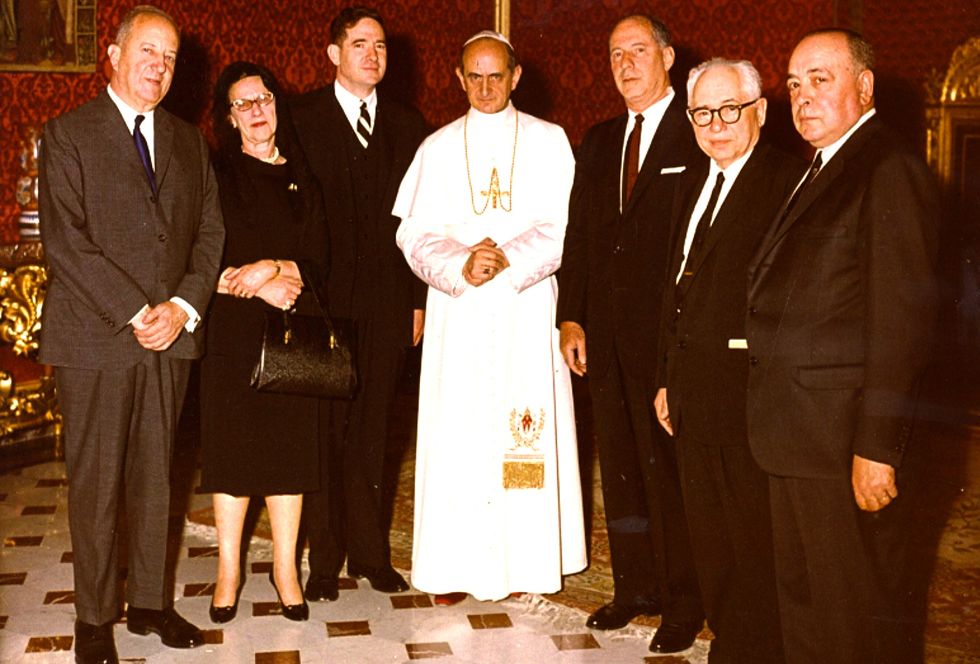 Zachariah Shuster, premier représentant d’AJC à Paris (à droite) en présence du pape Pie XII