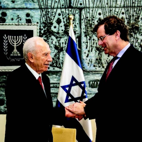 Shimon Peres, président d’Israël et David Harris, directeur exécutif d’AJC. Juillet 2013