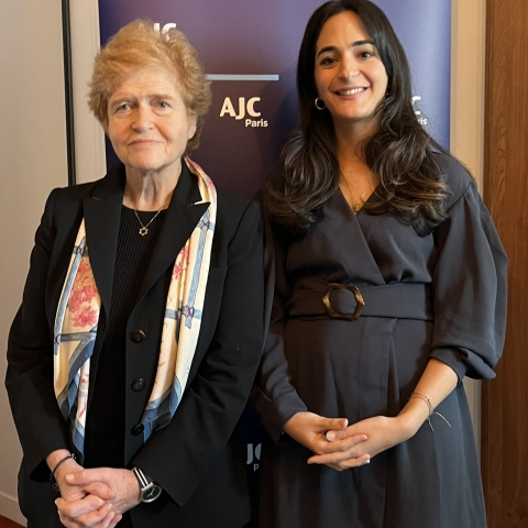Très honorés d'avoir reçu à Paris Deborah E. Lipstadt, envoyée spéciale du Département d'État américain pour la lutte contre l'antisémitisme. L'occasion de parler de la résurgence de l'antisémitisme à travers le monde et des réponses nécessaires.