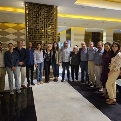 Au Maroc, Anne-Sophie Sebban-Bécache et la délégation de l’American Jewish Committee ont été ravis de retrouver nos amis de l’Association Mimouna et les anciens de l'illustre programme Sachs Fellows. AJC est fier de la relation étroite que nous avons développée avec le Maroc et son peuple.