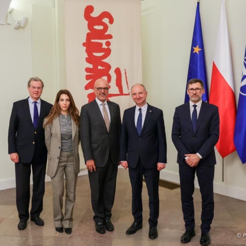 Ted Deutch, Simone Rodan-Benzaquen, Sebastian Rejak et David Harris ont rencontré Wojciech Kolarski, Secrétaire d'Etat à la Chancellerie du Président de la République
